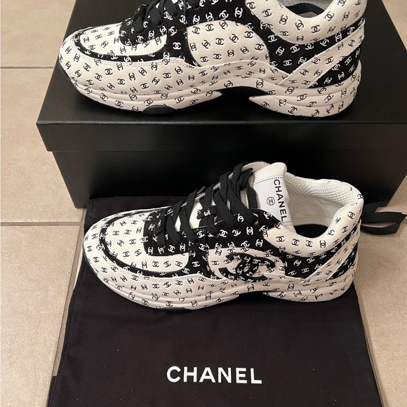 NWT Chanel Sport Runner CC Sneakers - Picture 5 of 16